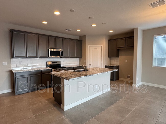 Photo - 21565 W Papago St