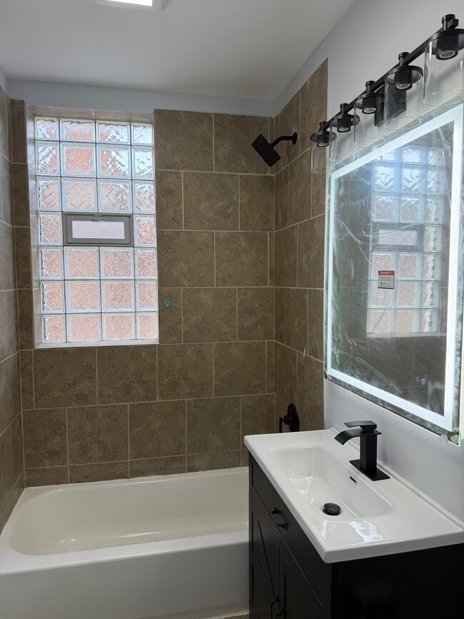 Photo - 358 E 70th Pl Unit 358