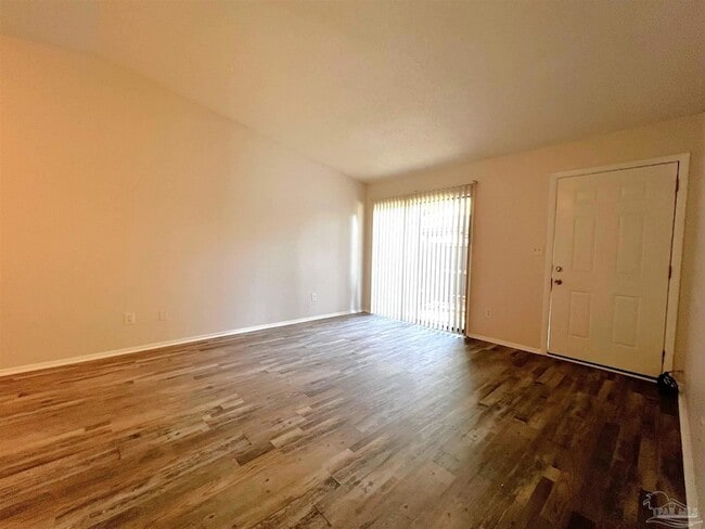 6801 Tiki Ln