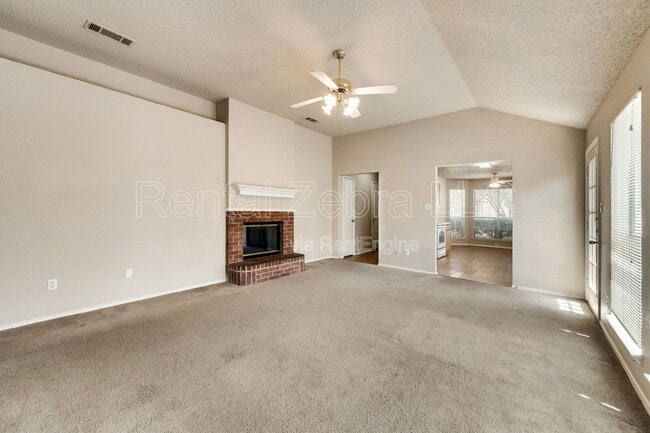 Photo - 6010 Wall St