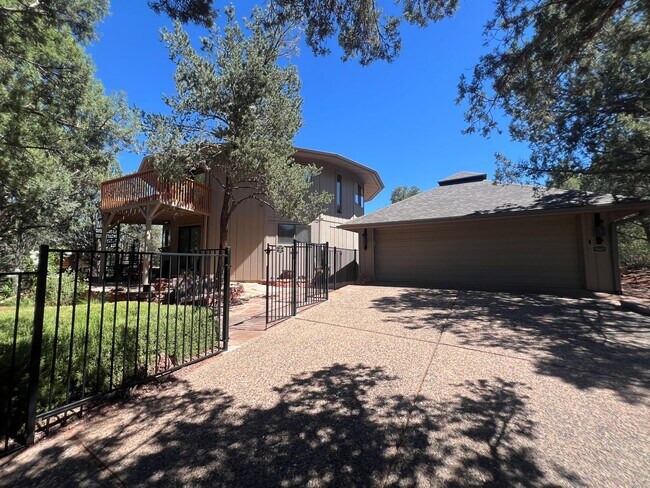 335 Foothills S Dr