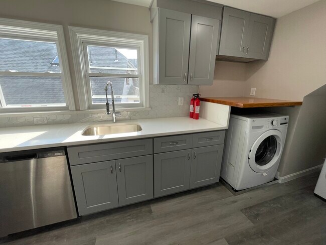 Photo - 16 Long Ave Unit 3