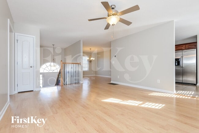Photo - 979 Hickory St