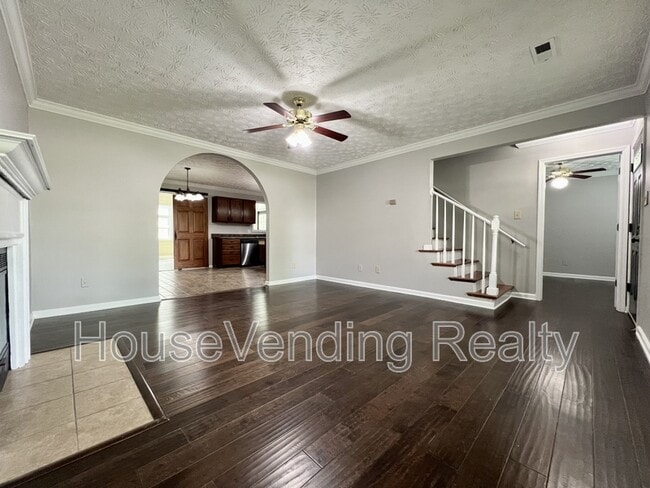 Photo - 9735 Hawkdale Ln