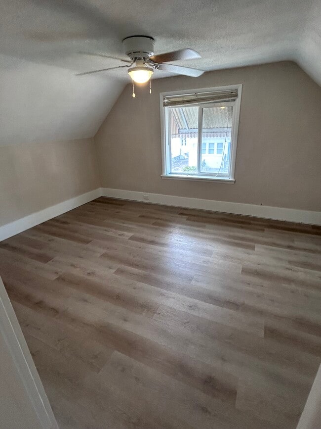 Photo - 819 W 27th St Unit 819 West 27th