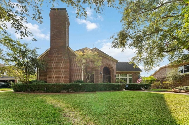 Photo - 86 Heathrow Ln