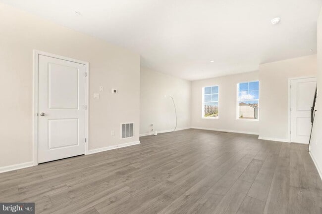 Photo - 450 Herringbone Wy