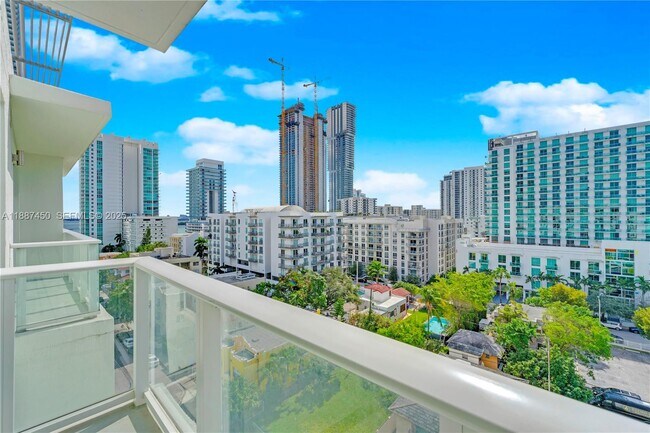 Photo - 321 NE 26th St Unit 907