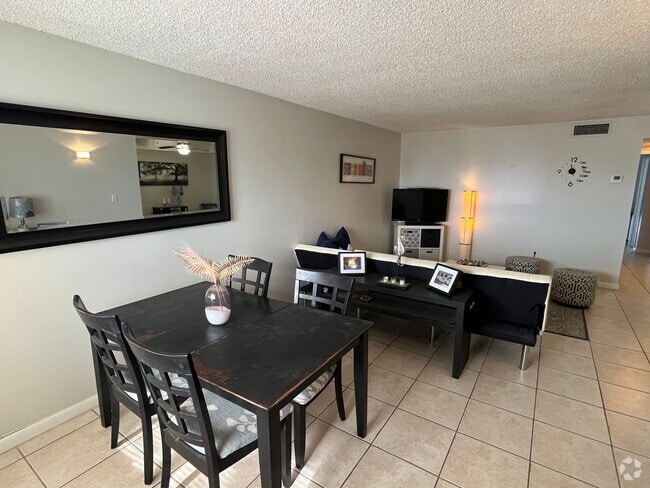 Building Photo - Spacious 1 Bedroom/1,5 Bathroom furnished ... Unit 1 Rental