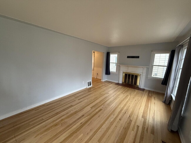 Photo - Alger Heights Charmer