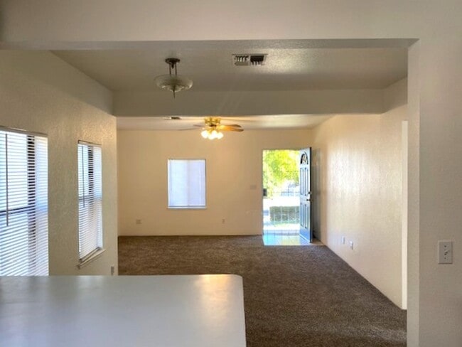 Photo - Cute Cottage Style house!!