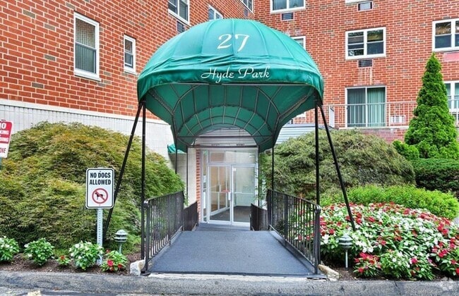 Building Photo - 27 Northill St Unit APT 3Z