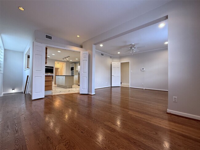 Photo - 2813 Saint St