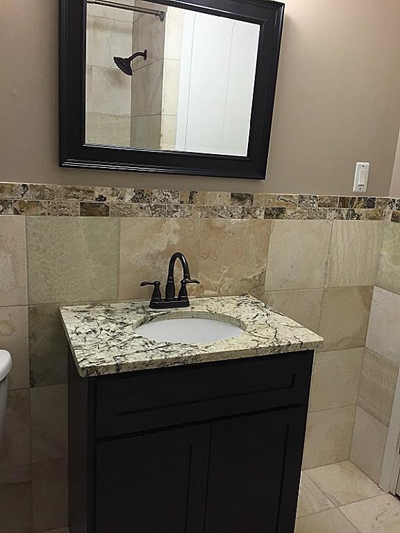 Photo - 922 W 15th 1/2 St