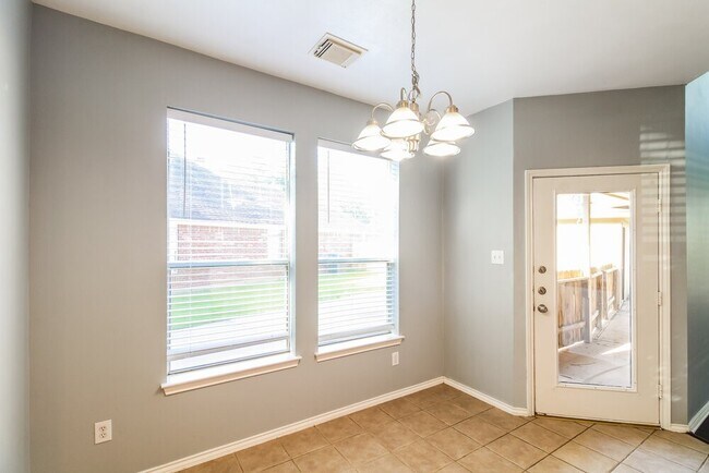Photo - 2804 Creek Bend Dr