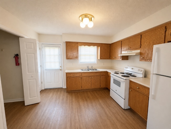 Photo - Two bedroom, 1.5 townhouse in Graham (Park Place Apts) Unit E