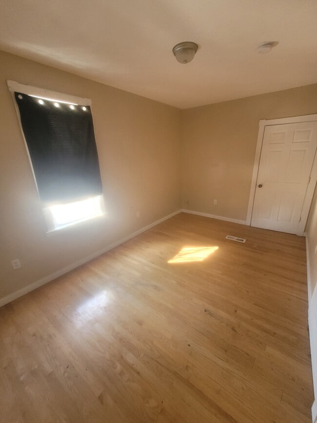 Photo - 6330 Carl Ave Unidad 4