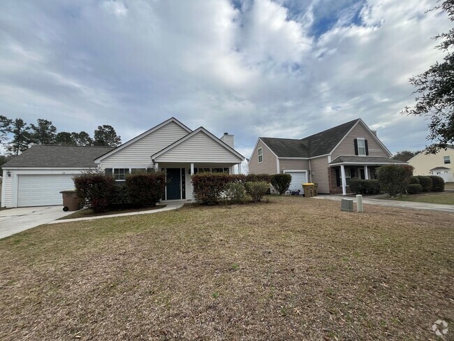 Building Photo - Three Bedroom House in Pooler Gated Community