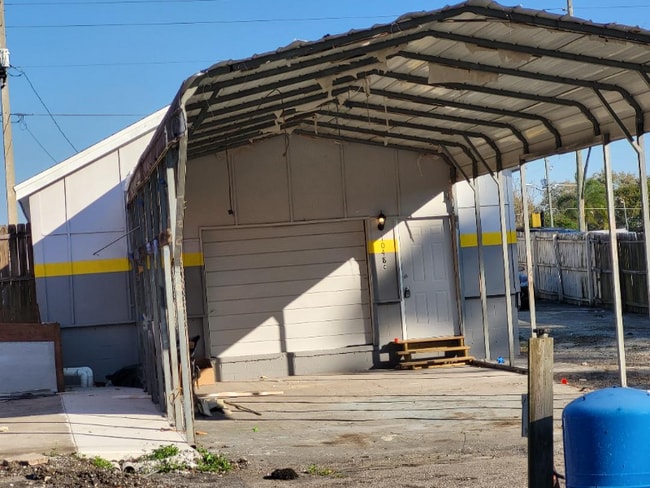 Photo - 1048 N US Hwy 17 92