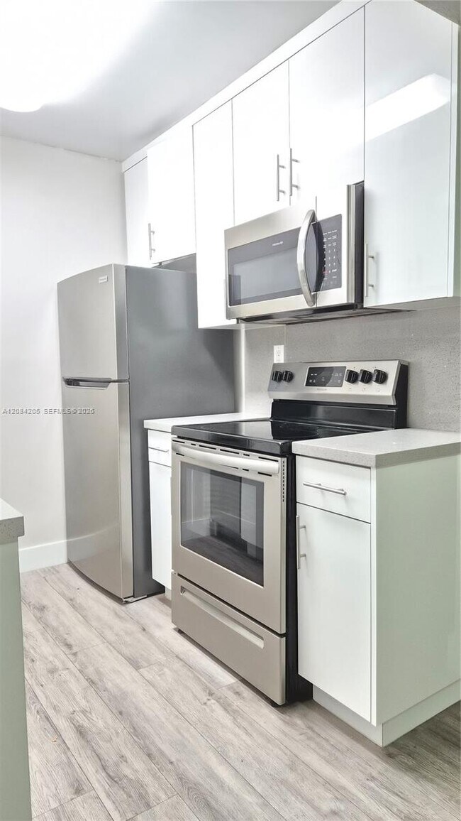 7100 Fairway Dr Unidad K9