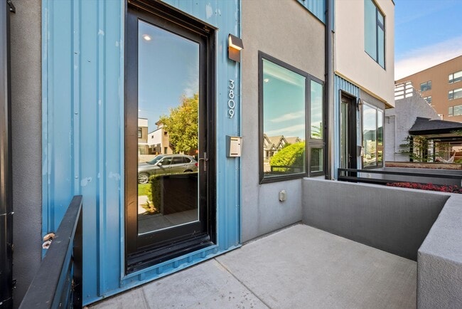 Building Photo - 3809 Franklin St