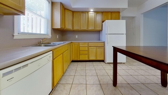 Photo - 23 E Chalmers St