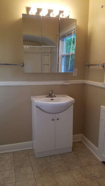 Bathroom - 313 7th St Unit 2