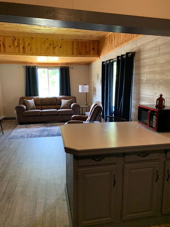 603 12 St NW Townhome Townhome Rental in Bemidji MN