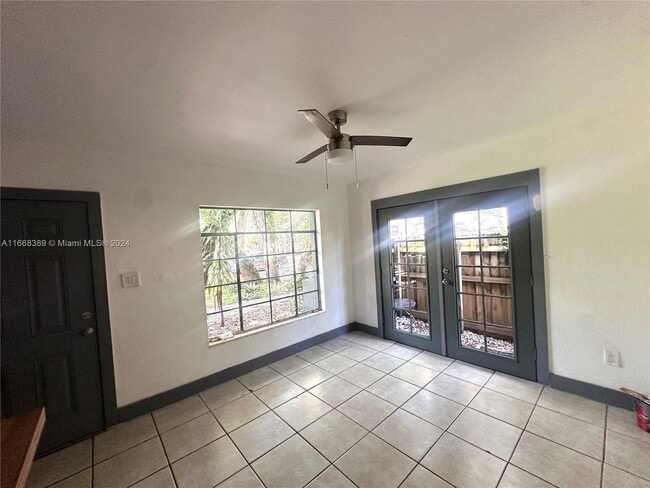Photo - 1418 SW 27th St Unidad 1