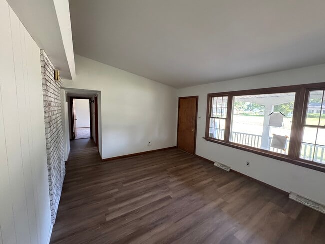 Photo - 138 Elmgrove Ave