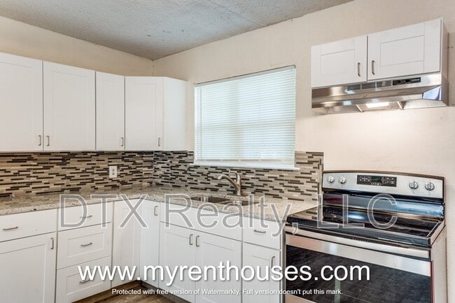 Photo - 5869 Bluffman Dr