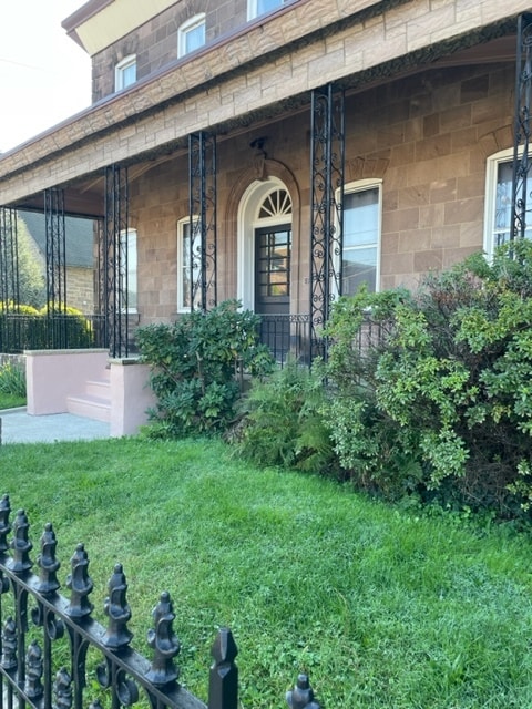 Entrada del porche delantero - 8139 Frankford Ave Unidad 4