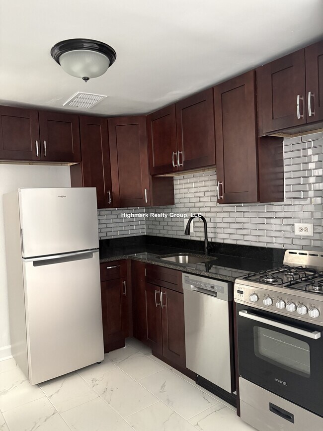 Building Photo - 6709 N California Ave Unit GG