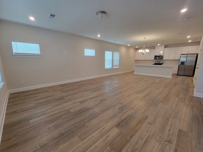 Photo - 716 Taylor Bend