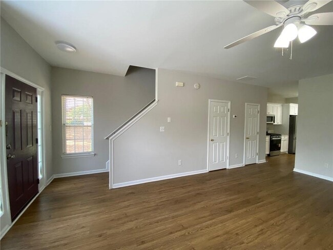 Photo - 677 Kenridge Dr