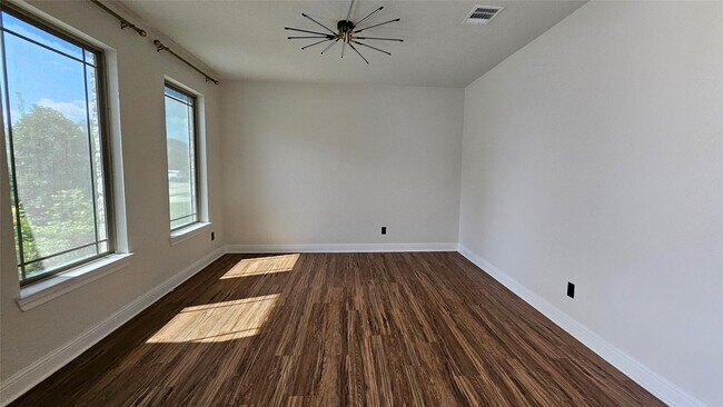 Photo - 18777 Laurel Hills Dr