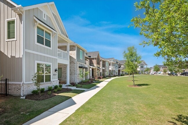 Photo - 7207 Daytona Mews