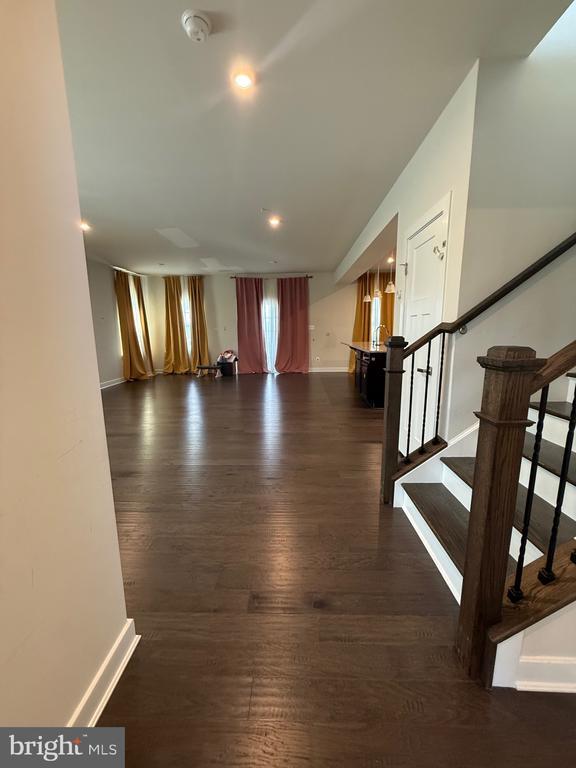 Photo - 440 Tree Of Heaven Way