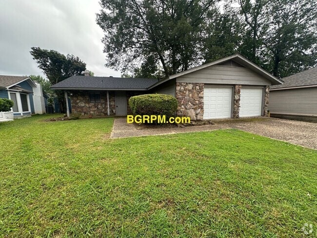 Building Photo - 3 BD, 2 BA, home in Sherwood