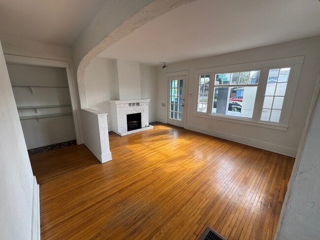 Photo - 341 Redondo Ave