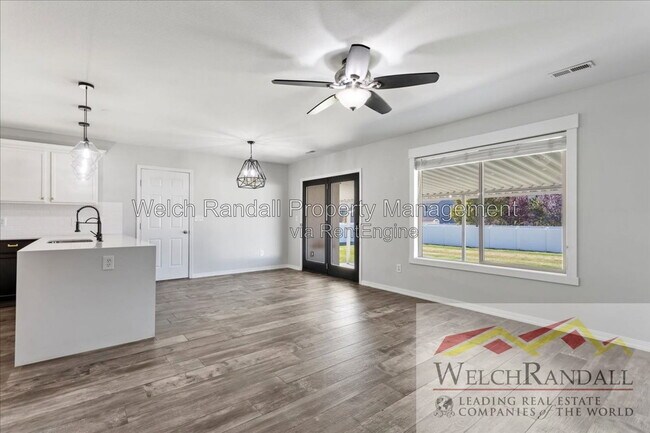 Photo - 430 S Lincolnshire Way