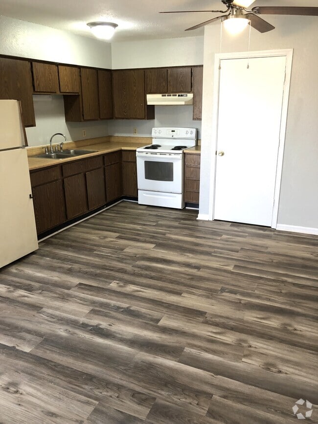 2 bedroom kitchen - Parkway Village Apartments