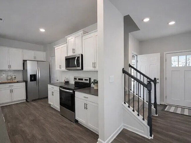 Photo - 1302 Falls of Hickory