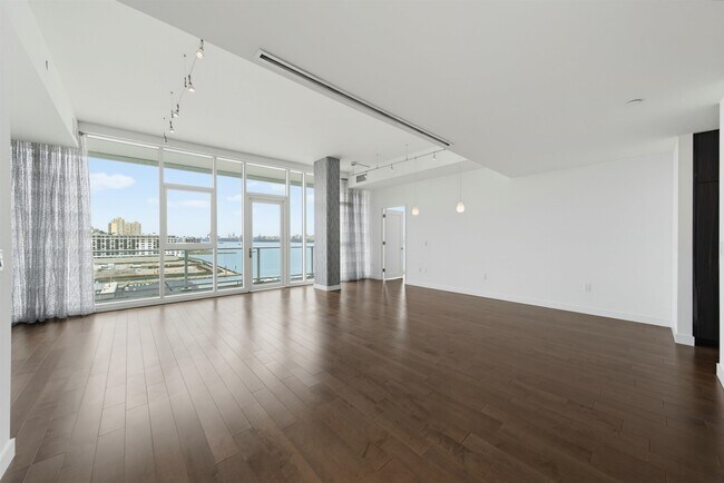 Photo - 800 Ave at Port Imperial Unit 1004