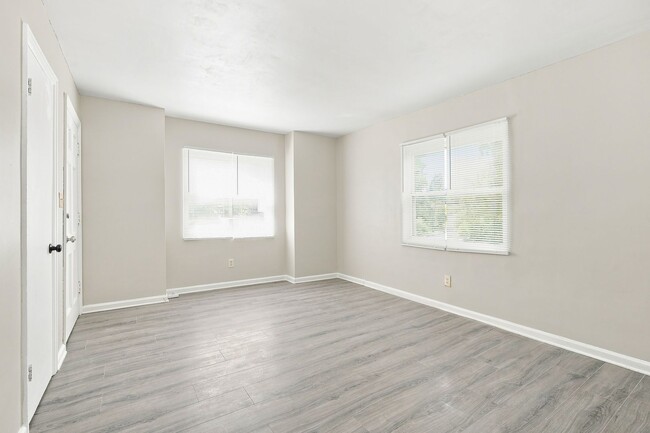 108 Columbian Ave Unit A