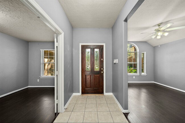 Photo - 10 S Willow Point Cir
