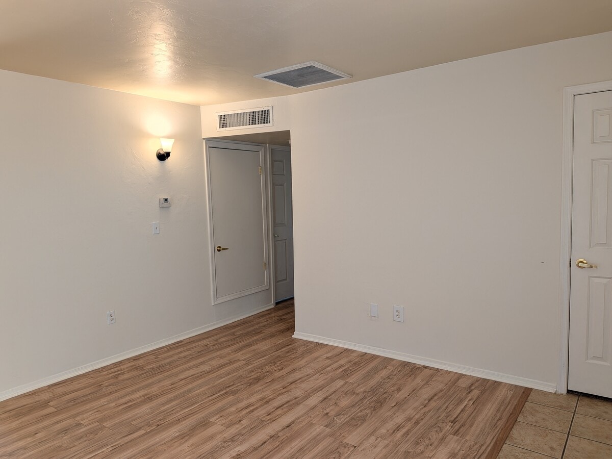 Photo - 350 N Silverbell Rd Unidad #22