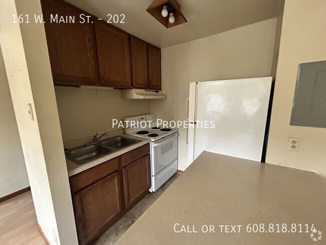 Building Photo - Studio in Downtown Whitewater, WI Unit 202 Rental