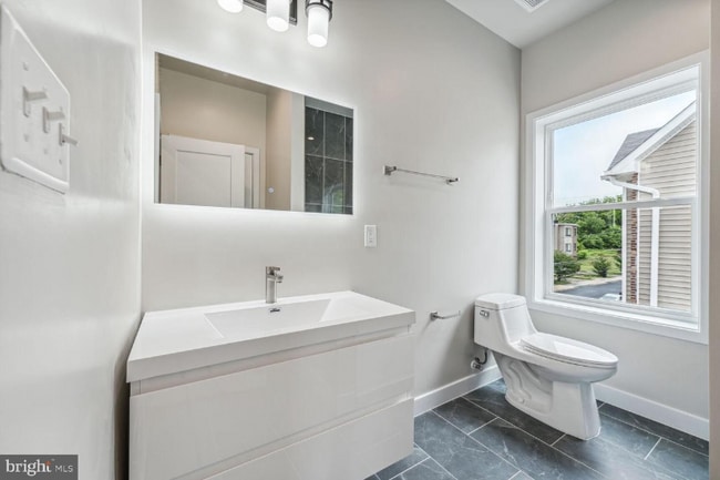 Photo - 2512 Elvans Rd SE Unit 2