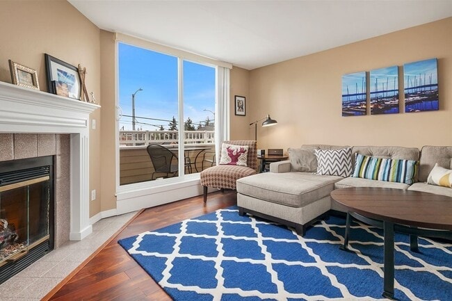 Photo - Embassy Condominiums - North Capitol Hill Unit 204